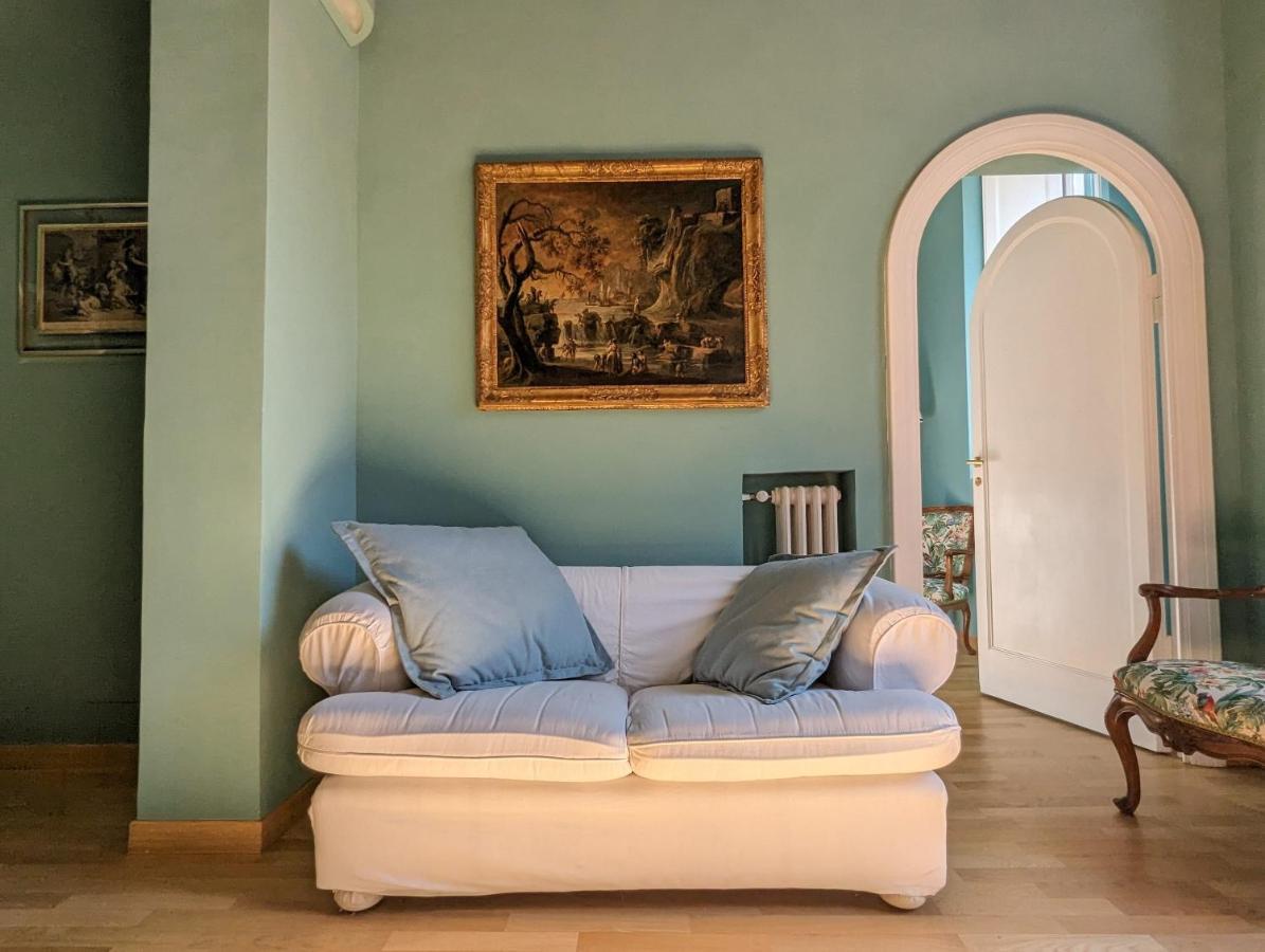 Spanish Steps Enchanting Apartment